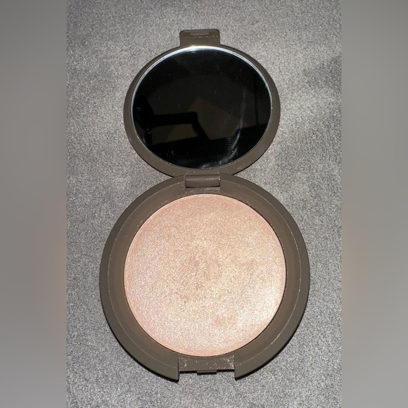 Becca Shimmering Skin Perfecter in Opal - Picture 1 of 4